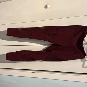 Lululemon maroon long leggings size 8 worn a few times like new